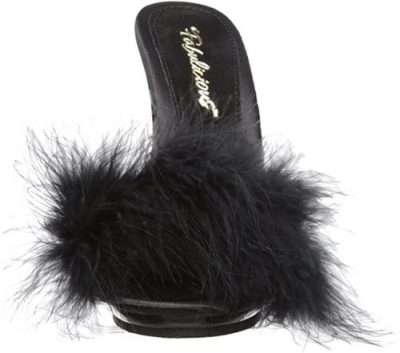 sandals with uncovered ankles and feathers