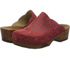 red closed toe clogs